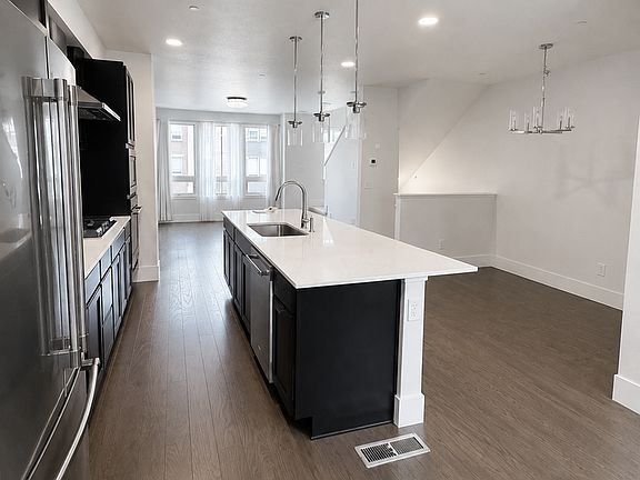 4th image of 514 Promenade Dr