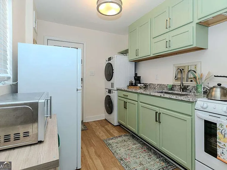 150 South Ave SE #1 — Photo 9