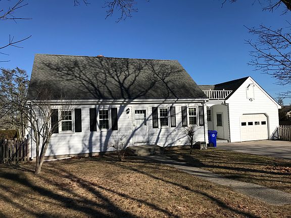 2nd image of 2 Villa Ave