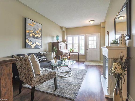 3rd image of 16 Millcroft Dr
