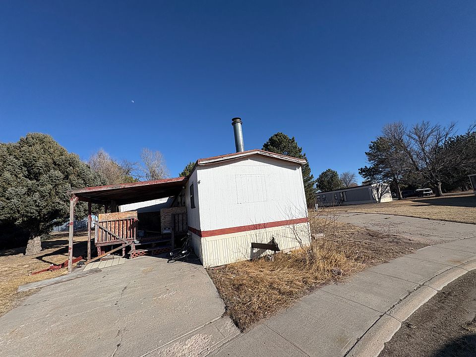1st image of 4 Sprucewood Grv #4