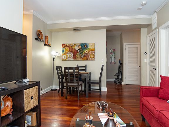 4th image of 7631 N Greenview Ave APT 1F