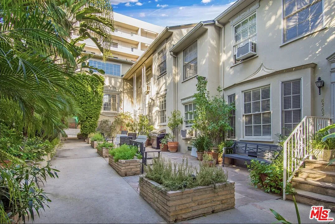 1 bed, 1.0 bath, $2,595 — Photo 1