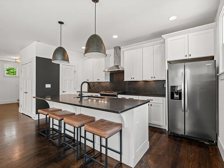 602 Douglas Ave — Photo 10