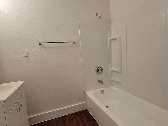 5th image of 1111 Gibbs St