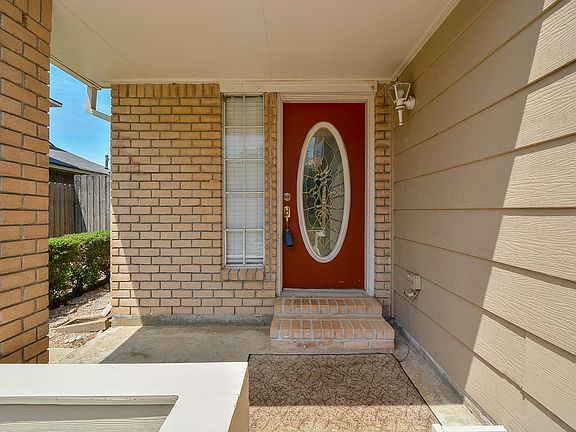 3rd image of 4215 Field Meadow Dr