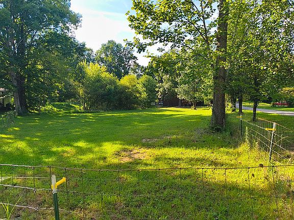 5th image of 731 Fairgrounds Rd