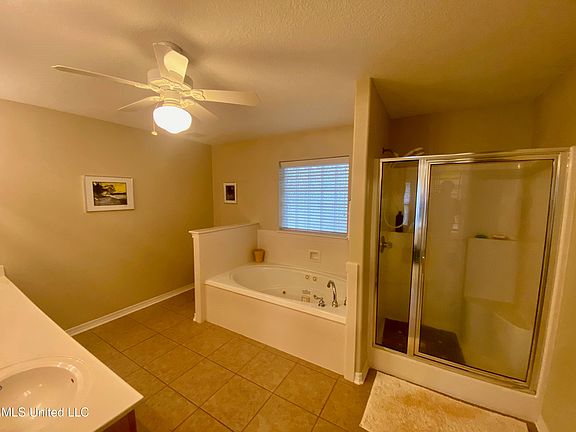 3rd image of 109107 Ala Moana St