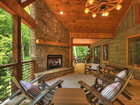5th image of 245 Moonstone Dr