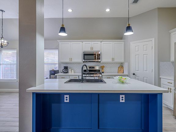 5th image of 2911 Maple Bend Dr