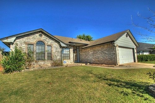 3rd image of 2929 Edinburg Dr