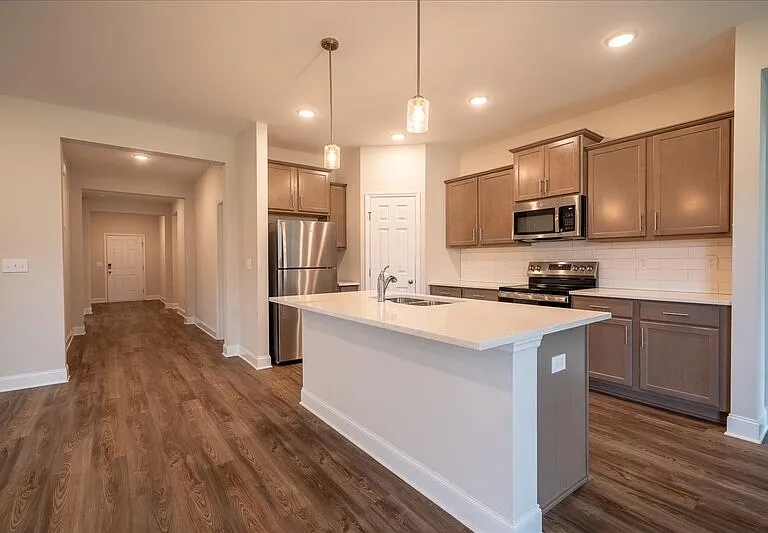 330 Creek Grove Ave — Photo 14