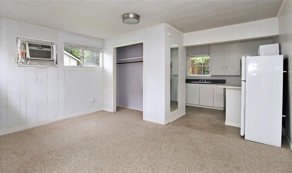 1st image of 4616 Rockwood Dr #B