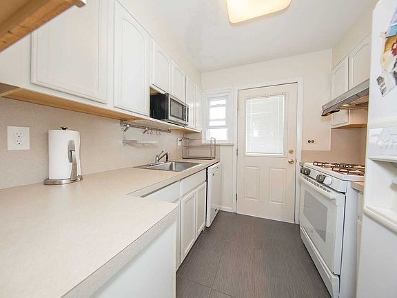3rd image of 66 Spruce St