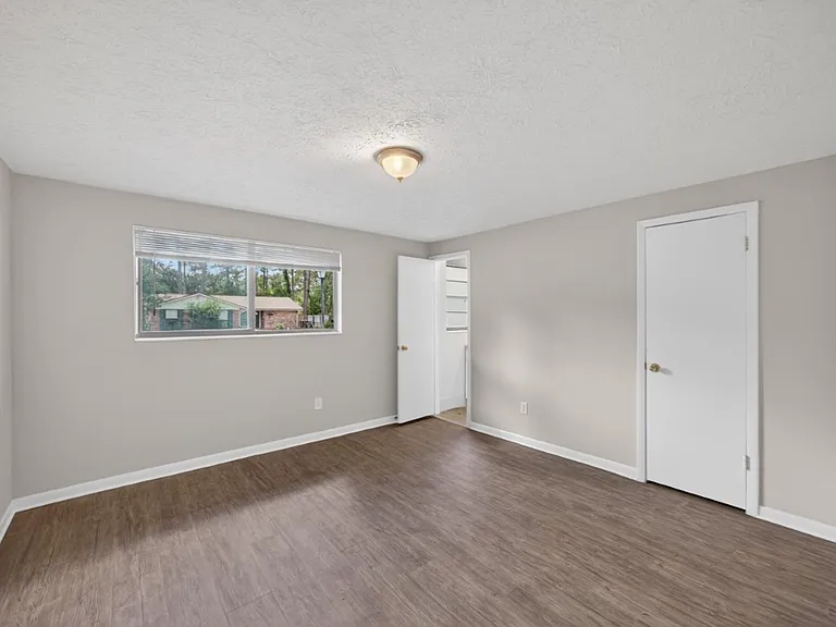 4177 Timberlake Dr N — Photo 10