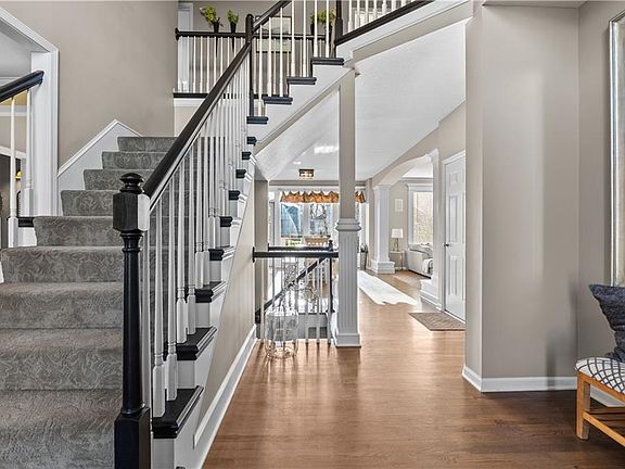 5th image of 5929 NE Hidden Valley Dr