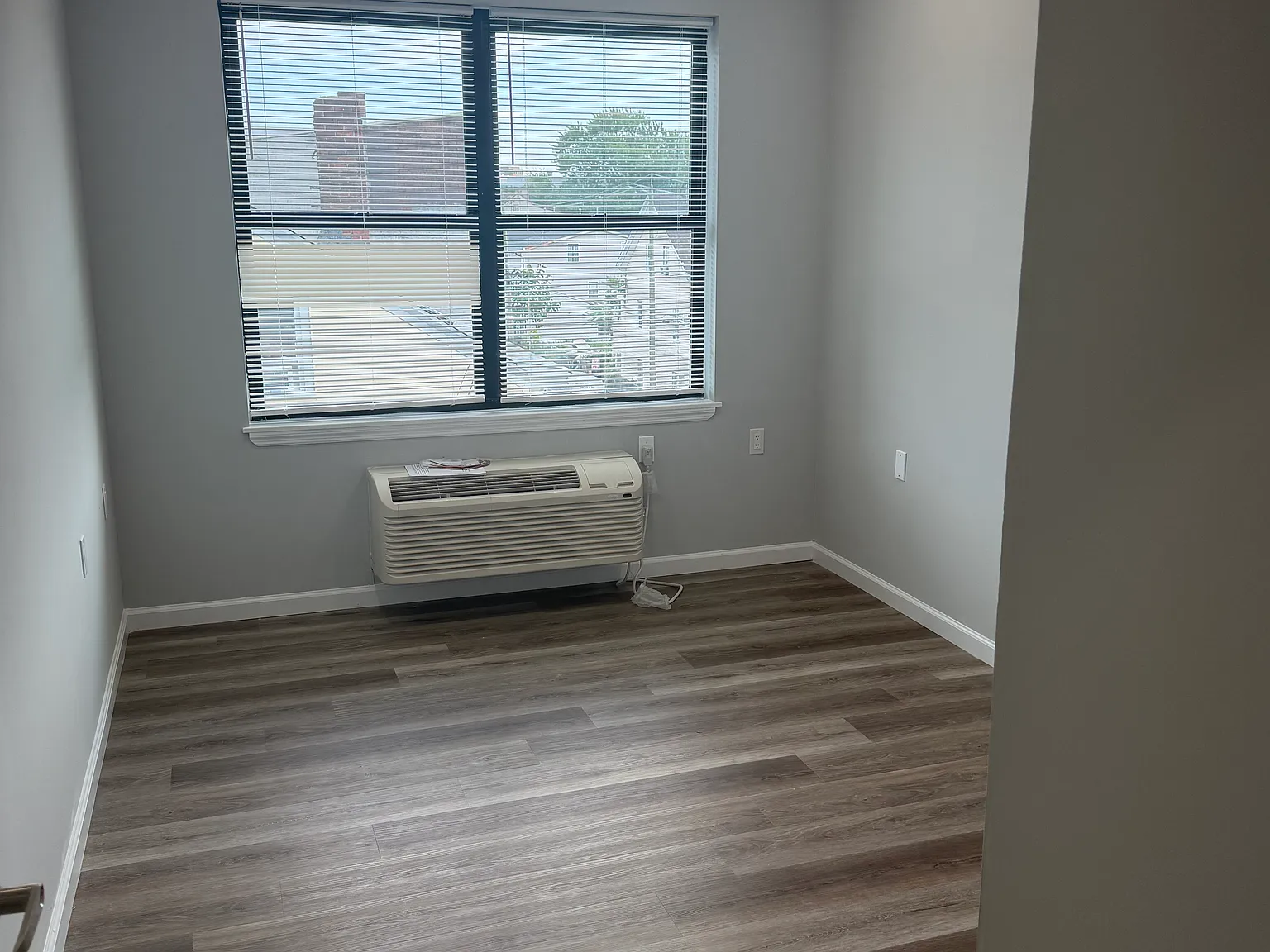 2 bed, $2,331 — Photo 4