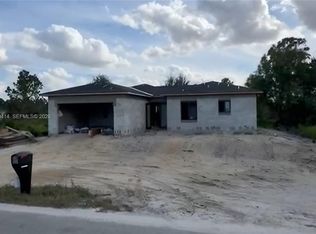 2917 22nd St W, Lehigh Acres, FL 33971