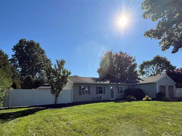 2 Michael Ave, Bellport, NY 11713