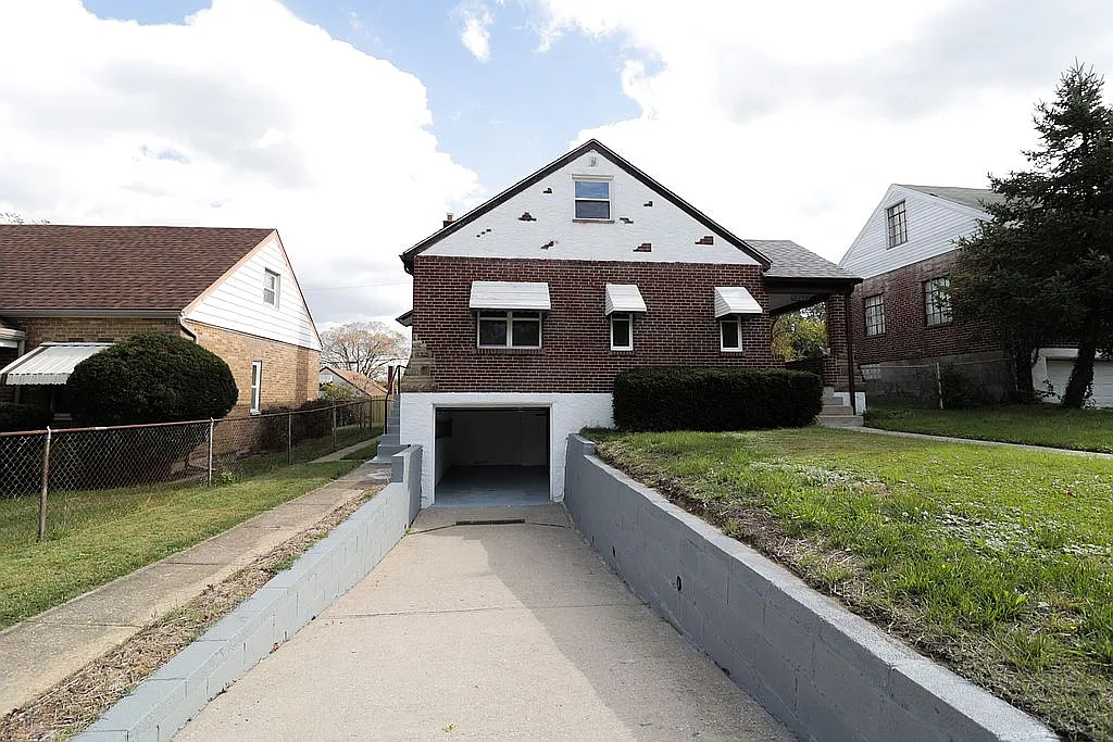 8320 Banbury St photo 1