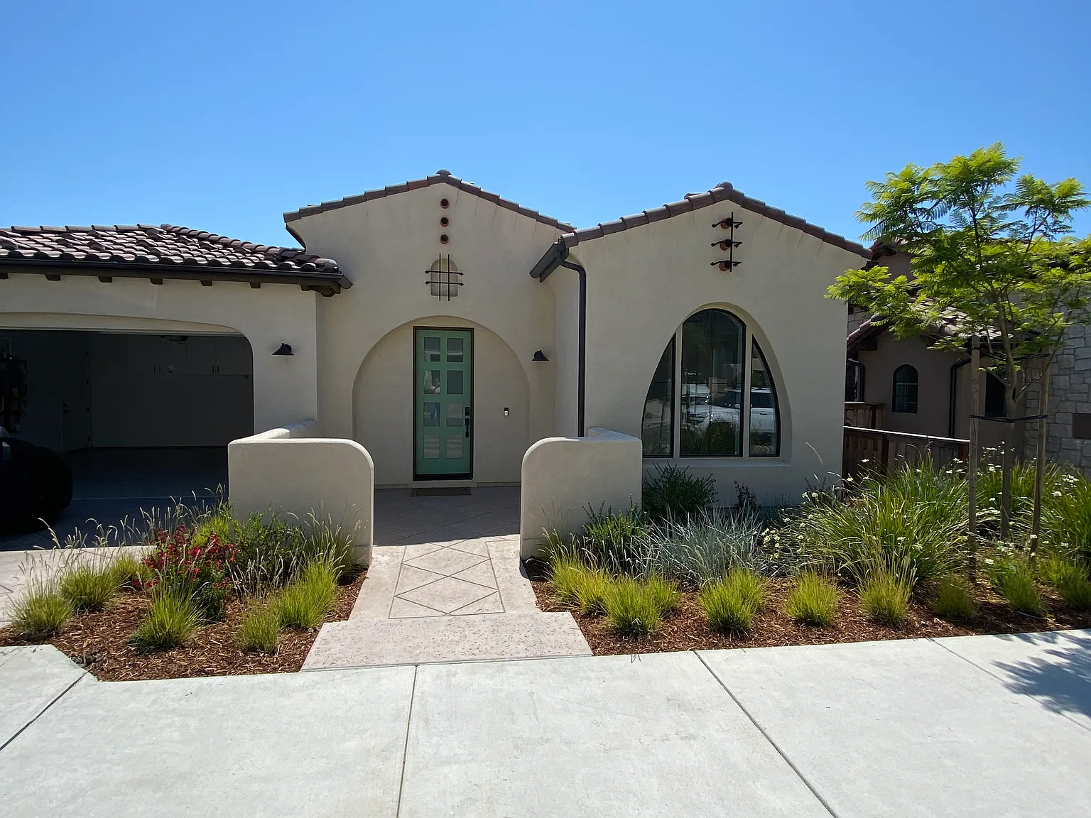4133 Hillside Dr — Photo 1