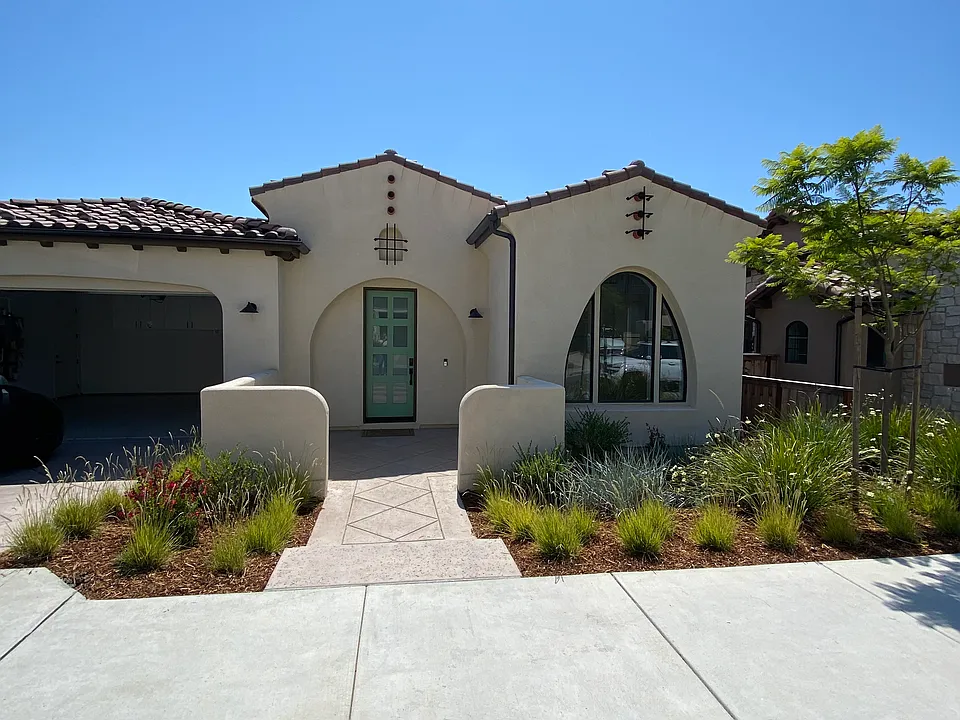 4133 Hillside Dr