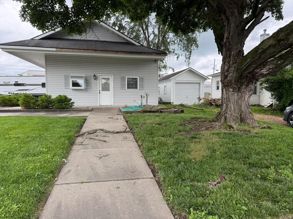 102 E Washington St, Marshall, MO 65340