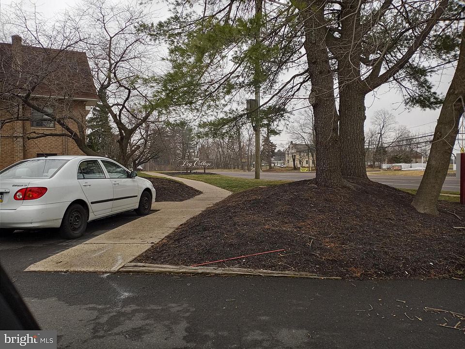 2nd image of 885 York Rd APT 22B