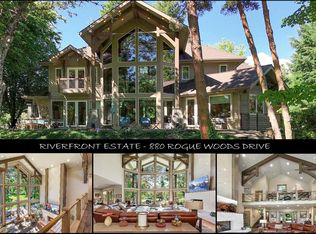 880 Rogue Wood Dr, White City, OR 97503
