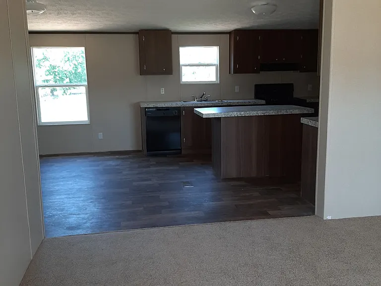 105 Foster Ferry Dr — Photo 2