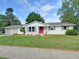 1657 Murphy Dr, Green Bay, WI 54303