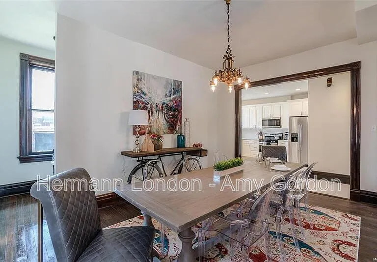 3922 Castleman Ave — Photo 6