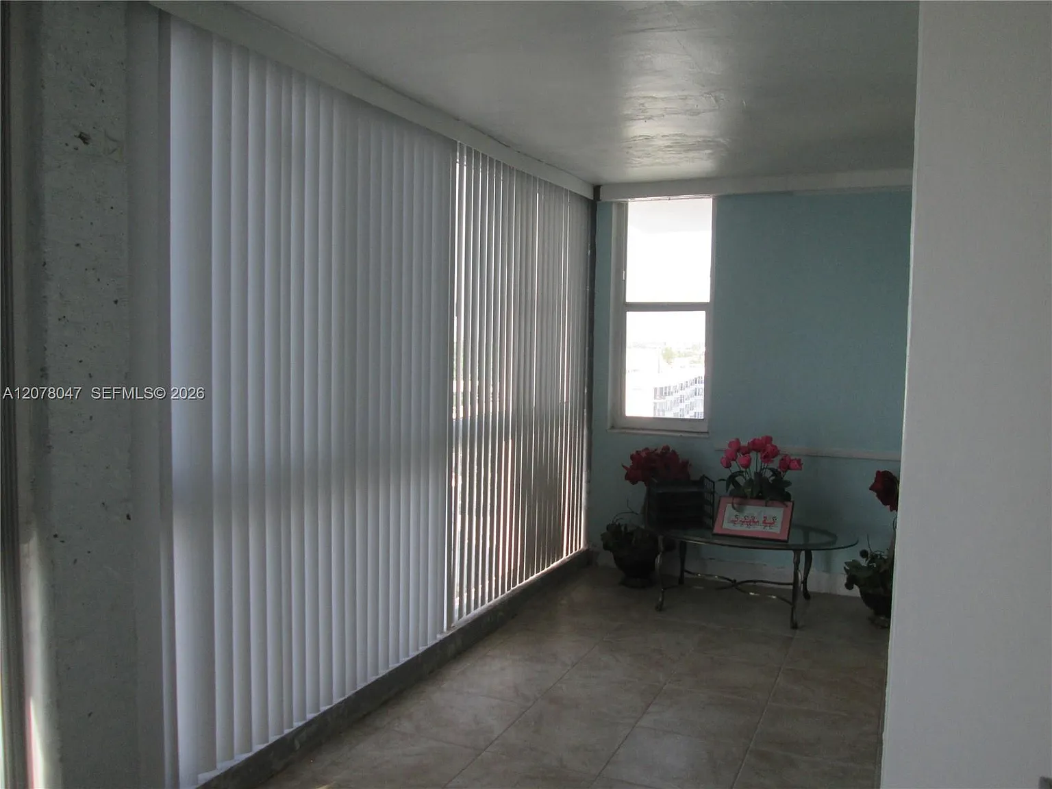 Royal Mariner Condo — Photo 2