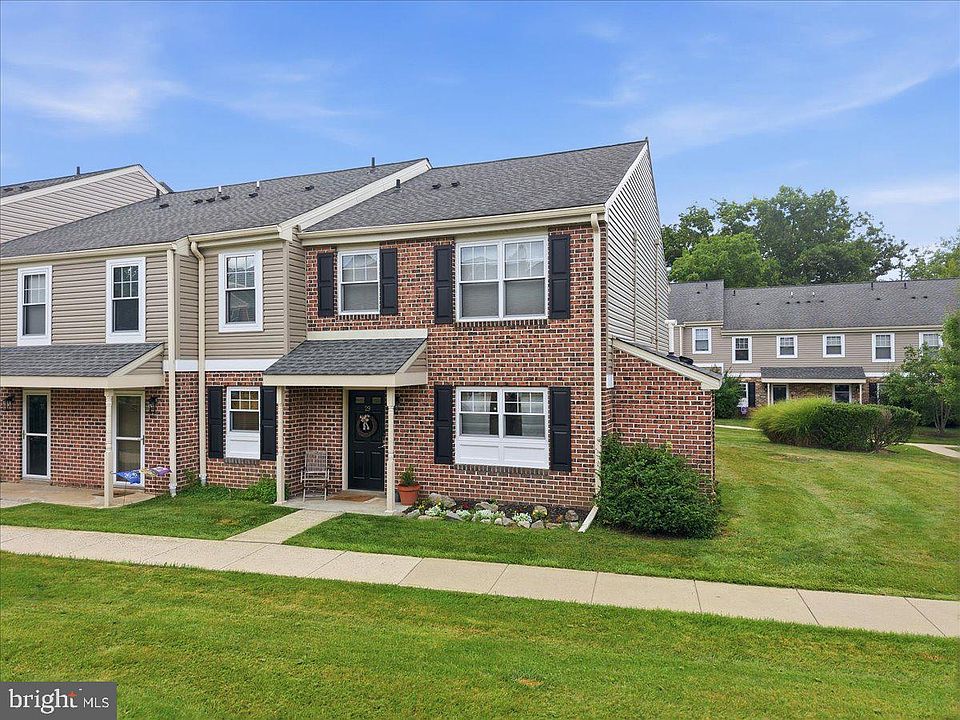 1st image of 29 Barclay Ct Building 204-U-29