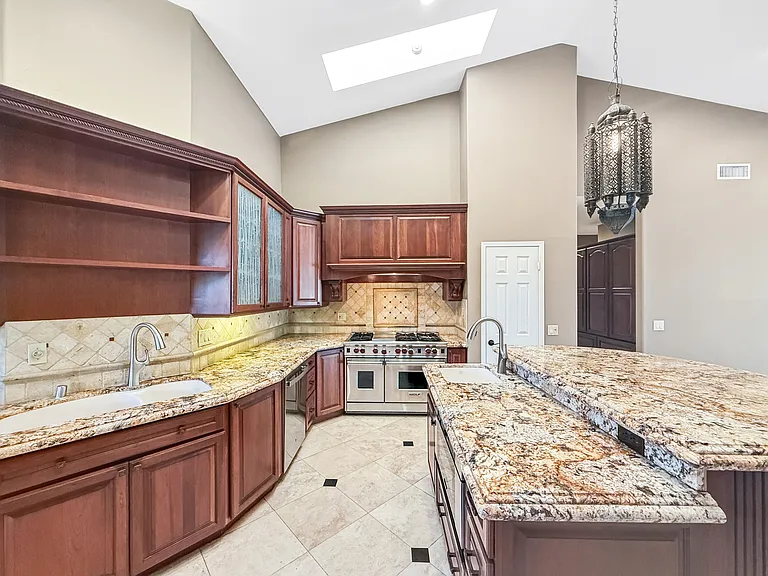 14212 Sandhill Rd — Photo 9