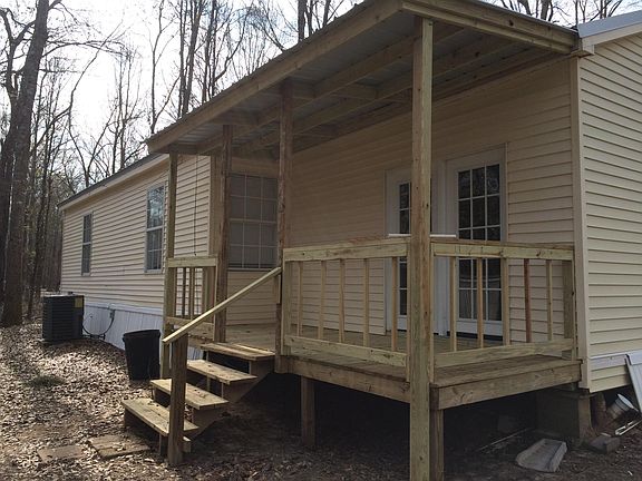 2nd image of 711 Downs Ln