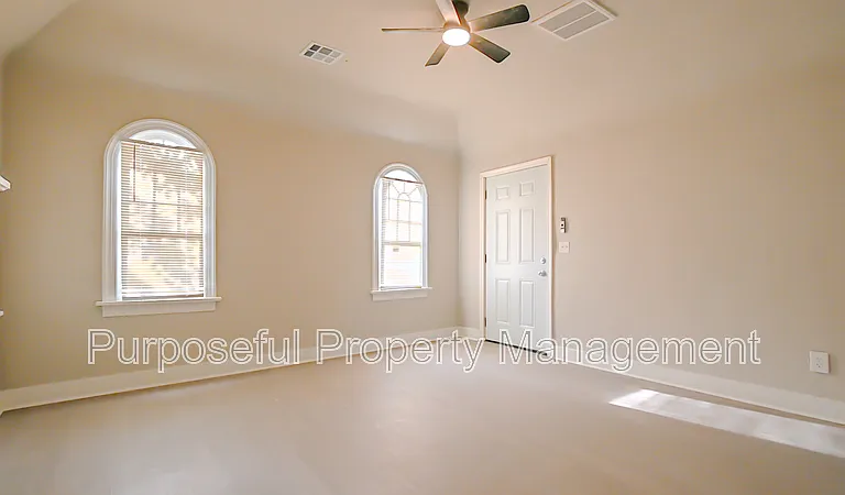 2201 Glen Ellyn St — Photo 7