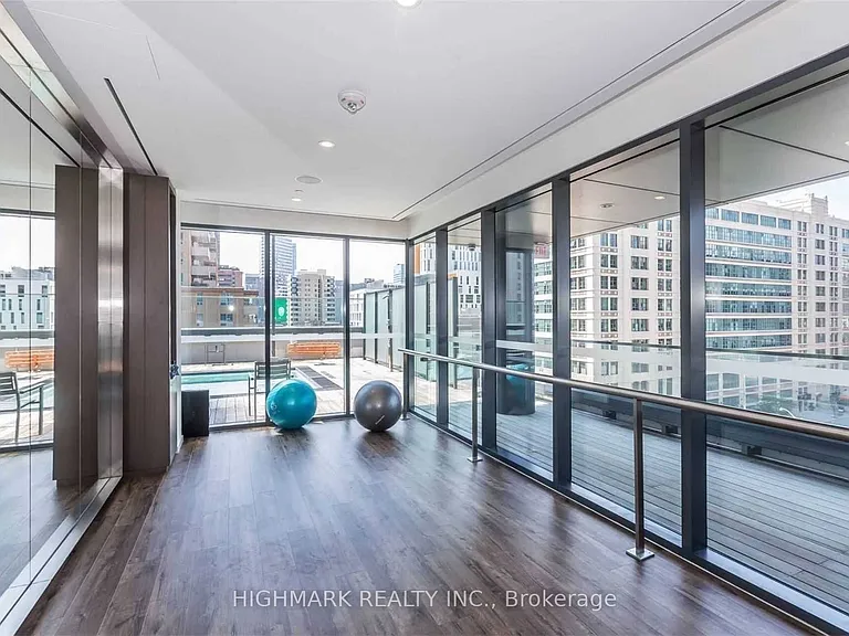159 Dundas St E #412 — Photo 22
