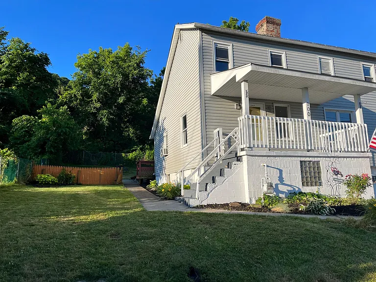 100 Campbell Ave — Photo 6