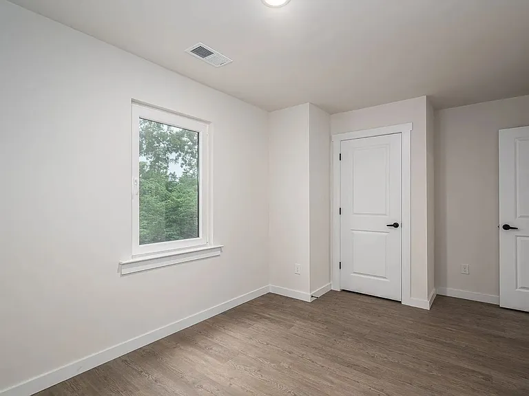 920 4th Street Pl SE — Photo 8