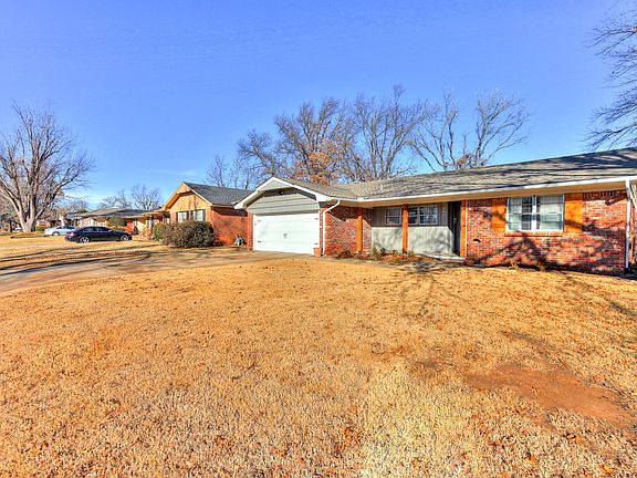 2nd image of 2605 Berkshire Way