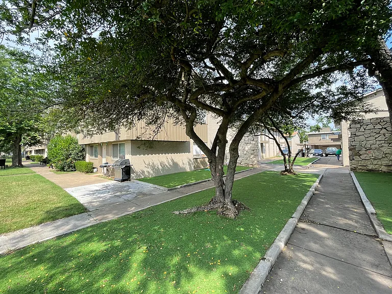 Westwood — Photo 4