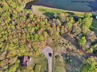 105 Panther Lake Ter, Newfoundland, PA 18445