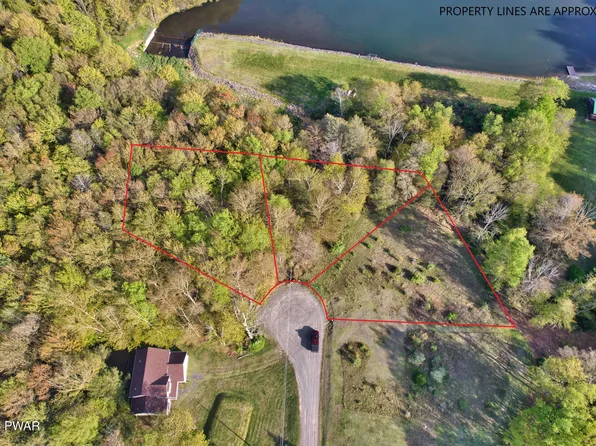 105 Panther Lake Ter, Newfoundland, PA 18445