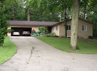 16500 Hemlock Dr, Spring Lake, MI 49456
