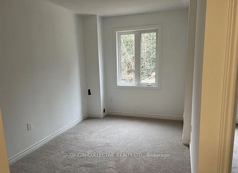 34 Milson Cres — Photo 7