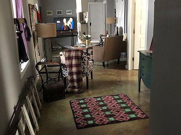 4th image of 937 2nd Ave S