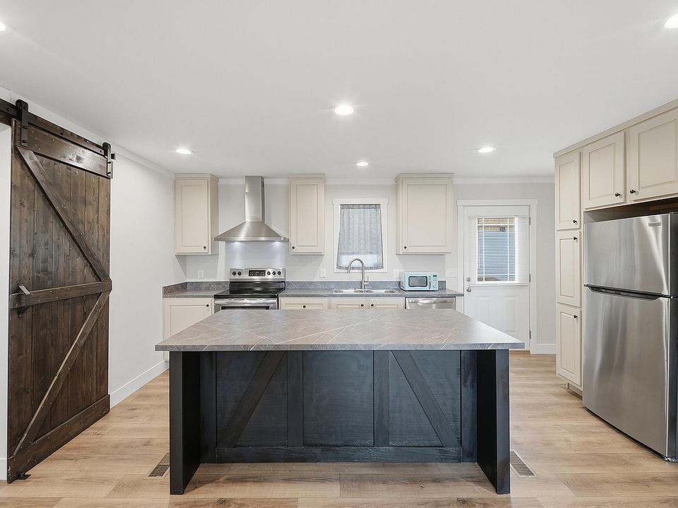 1st image of 77 Plum Ln