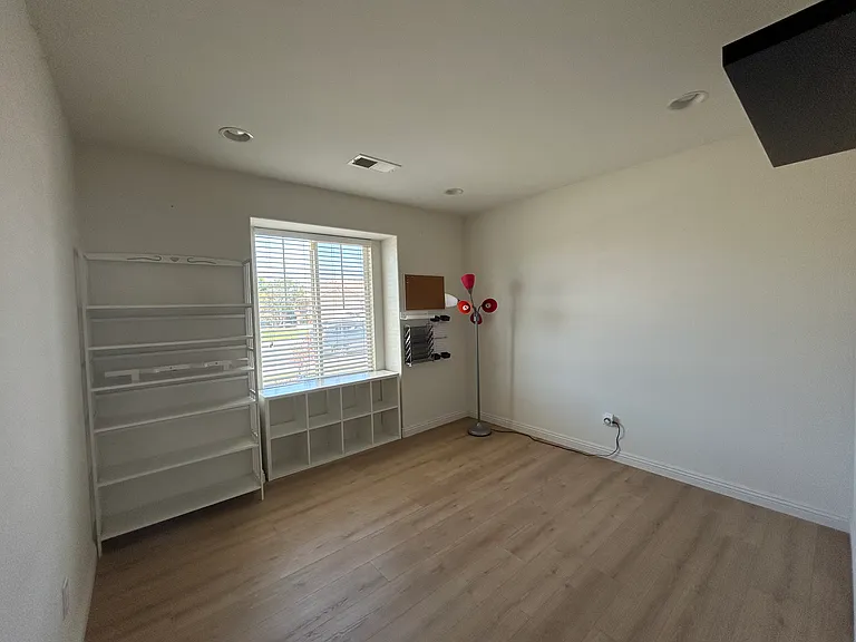 7346 Lower Creek Cir — Photo 17