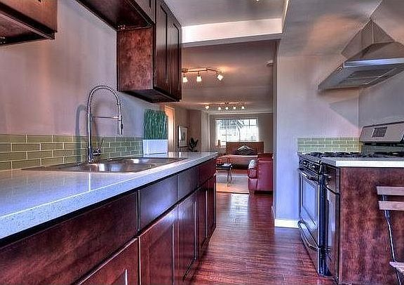 5th image of 1157 E 28th St